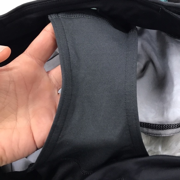 Lululemon Groovy Run Short *4-way Stretch Petal Pop Multi / Black - Picture 6 of 6